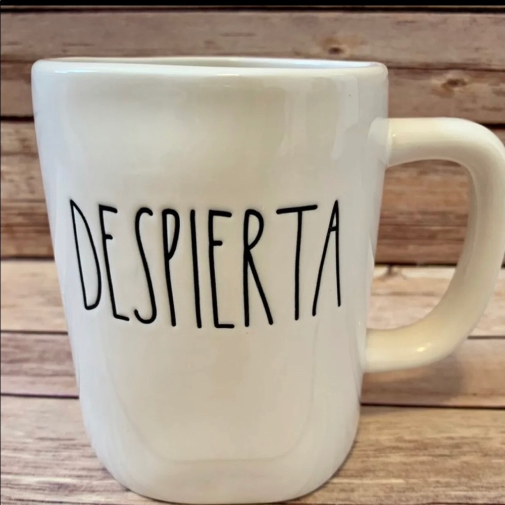 RAE DUNN MUG DESPIERTA